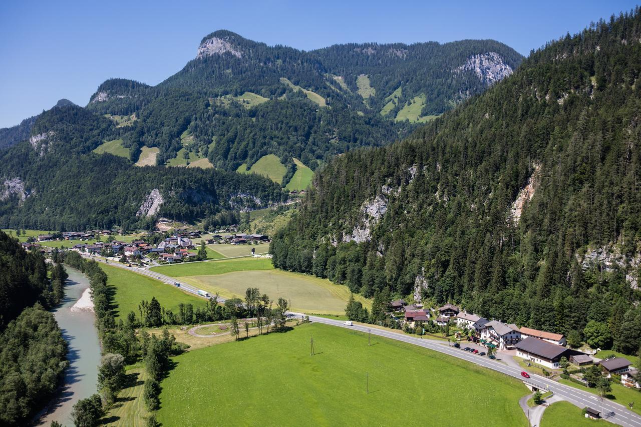 Gasthof-Pension Frohnwies ไวส์บัค ไบ โลเฟอร์ ภายนอก รูปภาพ