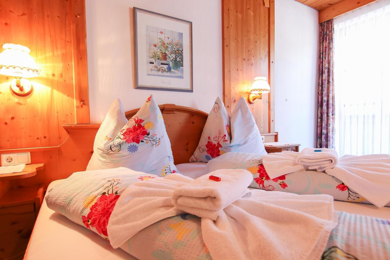 Gasthof-Pension Frohnwies ไวส์บัค ไบ โลเฟอร์ ภายนอก รูปภาพ