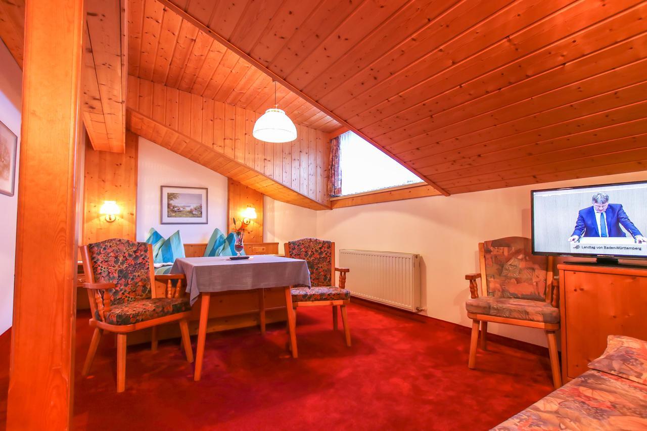 Gasthof-Pension Frohnwies ไวส์บัค ไบ โลเฟอร์ ภายนอก รูปภาพ
