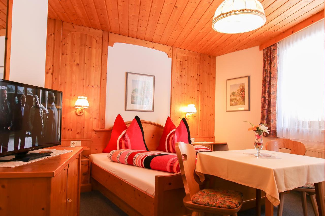 Gasthof-Pension Frohnwies ไวส์บัค ไบ โลเฟอร์ ภายนอก รูปภาพ