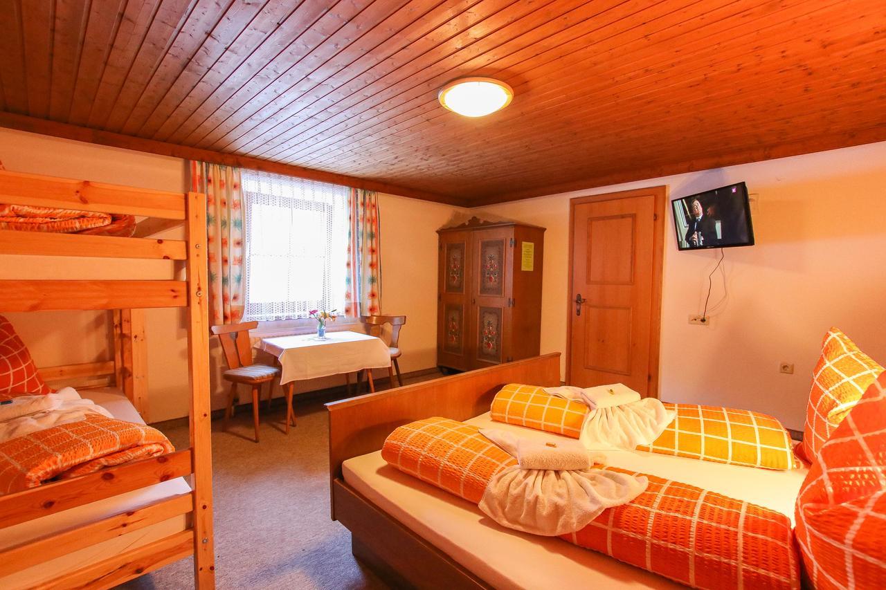 Gasthof-Pension Frohnwies ไวส์บัค ไบ โลเฟอร์ ภายนอก รูปภาพ