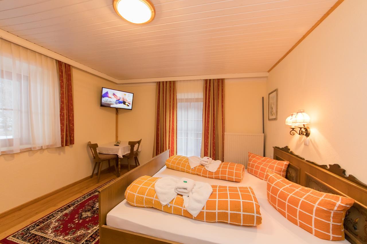 Gasthof-Pension Frohnwies ไวส์บัค ไบ โลเฟอร์ ภายนอก รูปภาพ