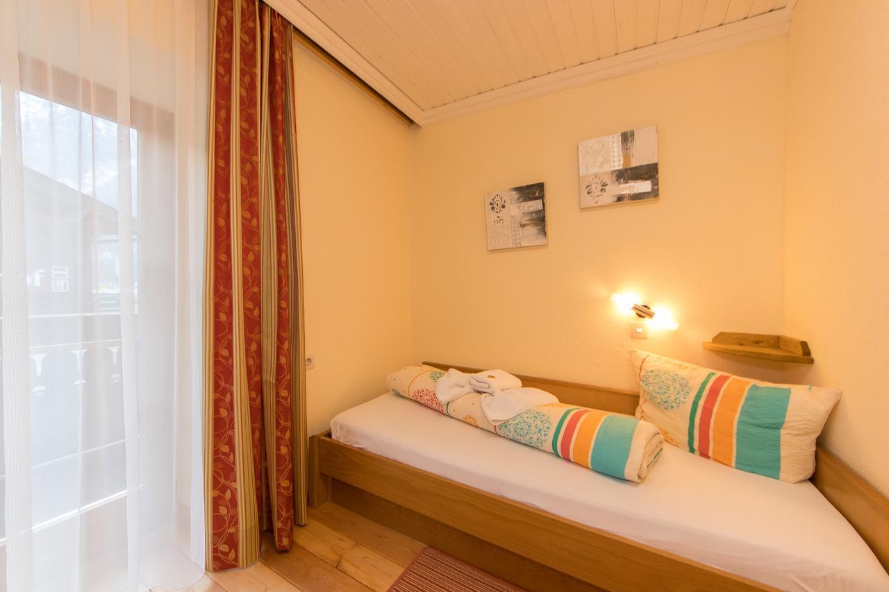 Gasthof-Pension Frohnwies ไวส์บัค ไบ โลเฟอร์ ภายนอก รูปภาพ